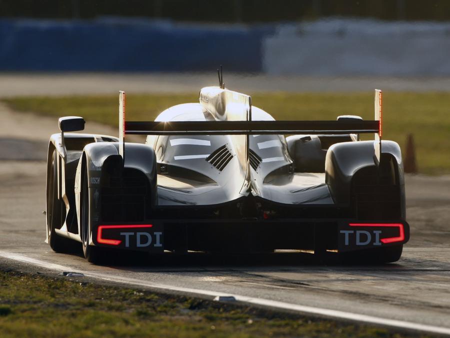  Audi R18 TDI 2011 года  (фото 11 из 77)